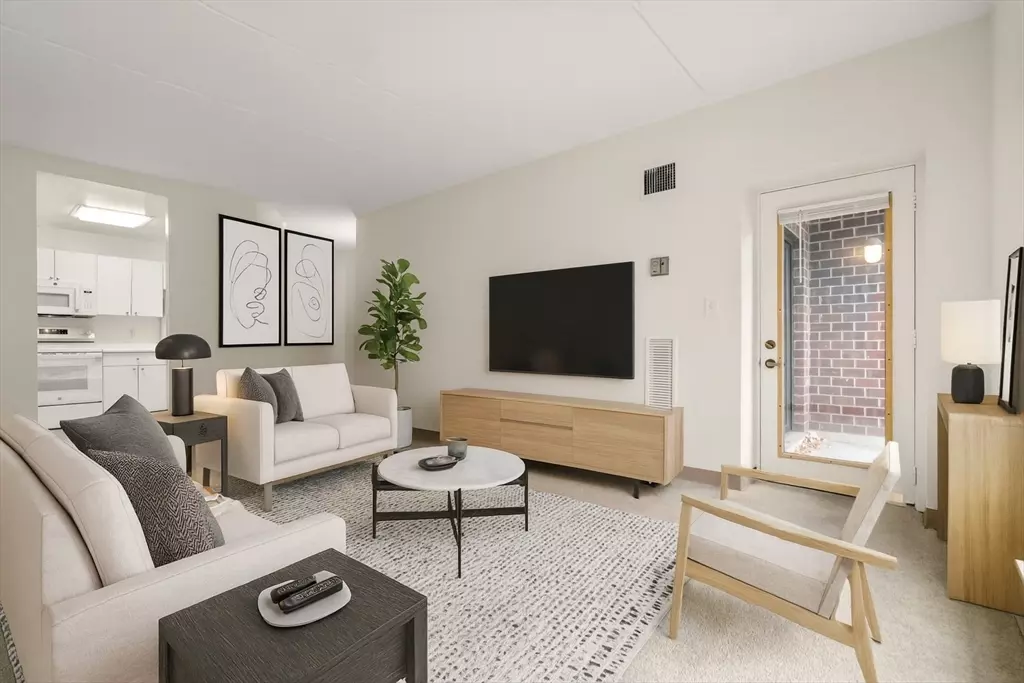 Boston, MA 02132,14 Heron St #207