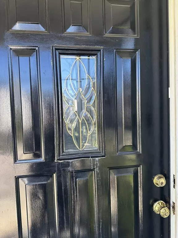 Belmont, MA 02478,12 Jeanette Ave #1