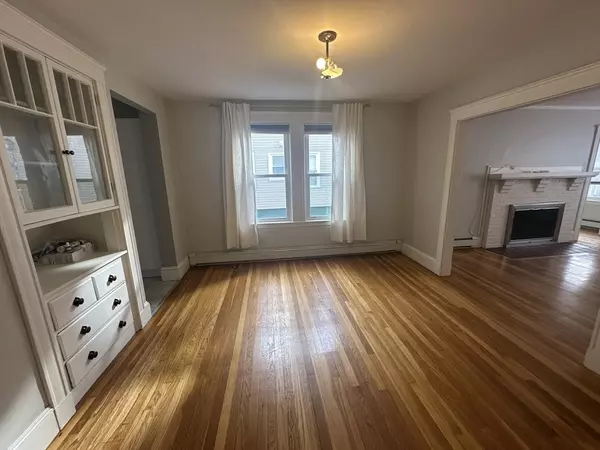 Belmont, MA 02478,12 Jeanette Ave #1