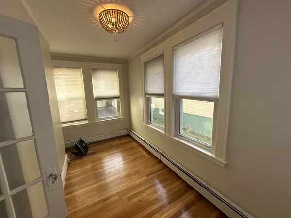 Belmont, MA 02478,12 Jeanette Ave #1