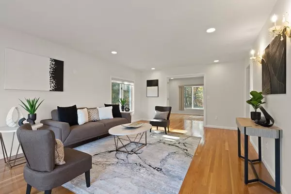 Sharon, MA 02067,74 Eisenhower Dr.