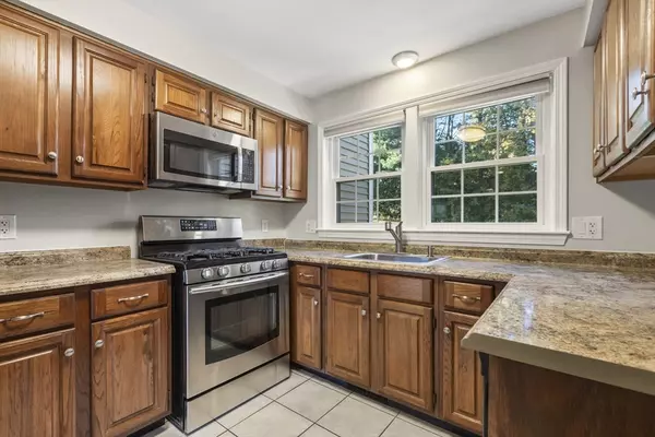 Grafton, MA 01536,18 Hovey Pond Dr #18