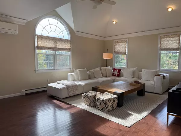 Shrewsbury, MA 01545,4 Chartwell Cir