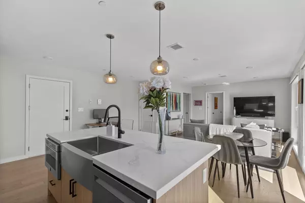 Boston, MA 02127,457 W Broadway #411