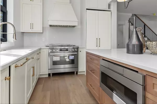 Portsmouth, NH 03801,1155 Sagamore Avenue #1