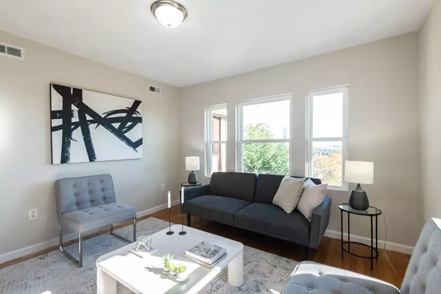 407 Washington St #5, Boston, MA 02124