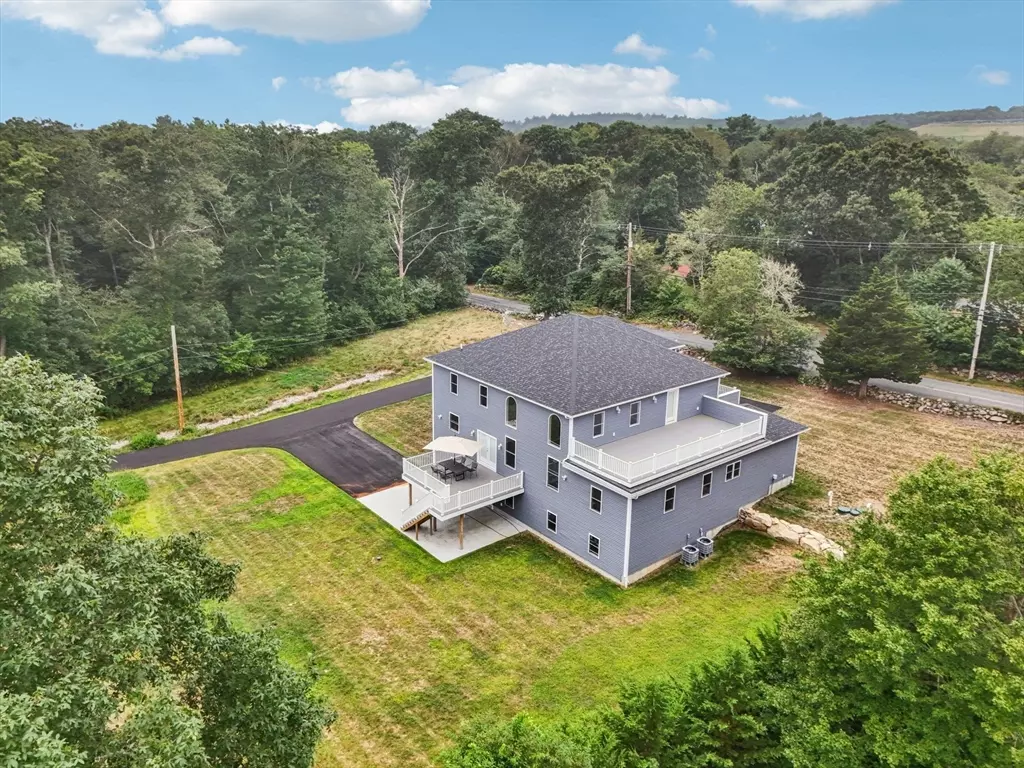 Westport, MA 02790,920 Drift Rd