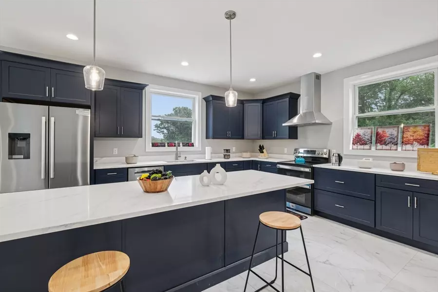 920 Drift Rd, Westport, MA 02790