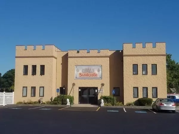 6 Castle Rd., Attleboro, MA 02703