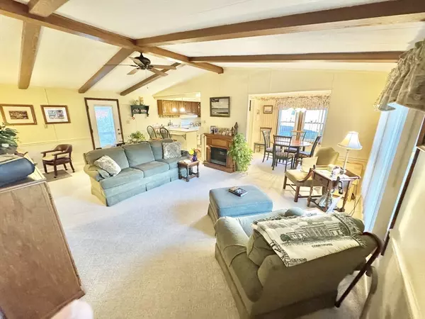 Attleboro, MA 02703,6 Castle Rd.