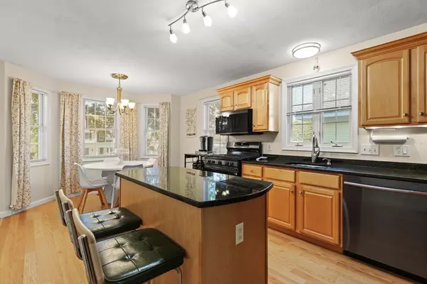 Framingham, MA 01701,10 Victoria Gdn #A