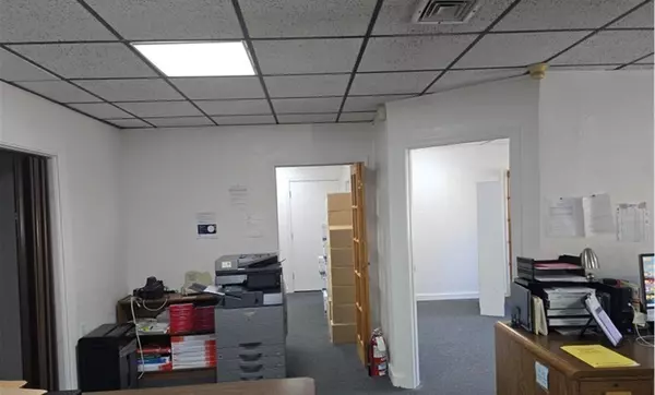 Norwood, MA 02062,596 Pleasant St