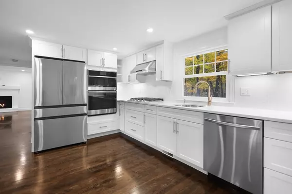 Georgetown, MA 01833,278 Central St