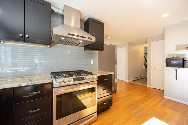 Upton, MA 01568,27 Fowler St