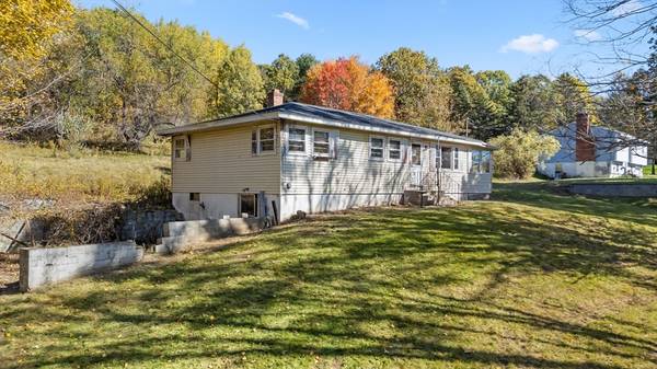 Grafton, MA 01519,55 Estabrook St