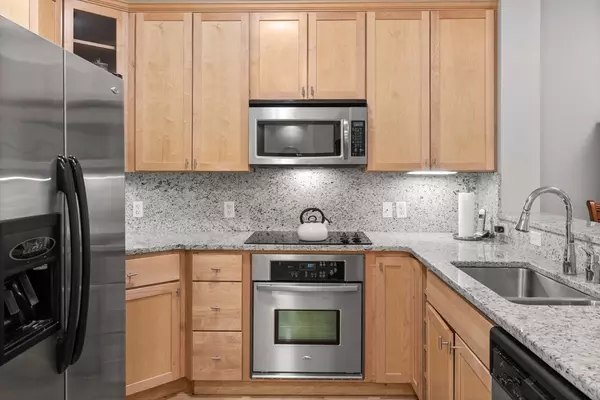 Canton, MA 02021,59 Walpole St #210