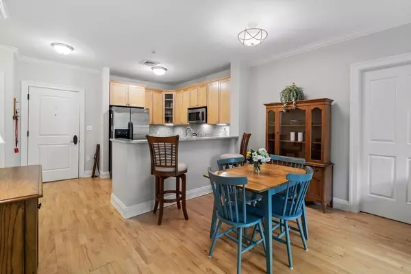 Canton, MA 02021,59 Walpole St #210