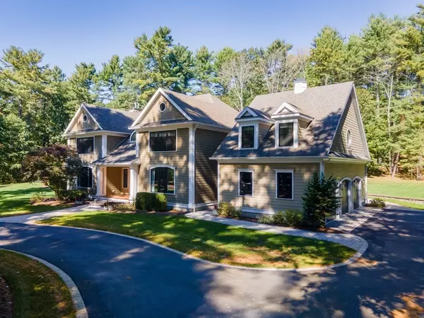 Medfield, MA 02052,94 Elm St