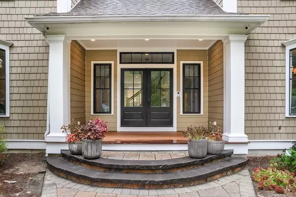 Medfield, MA 02052,94 Elm St