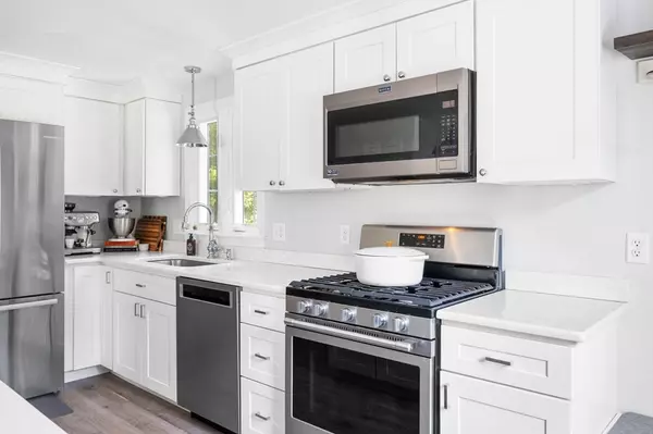 Cohasset, MA 02025,99 Doane St