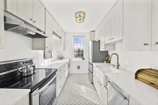 Newburyport, MA 01950,30-32 Water Street #4