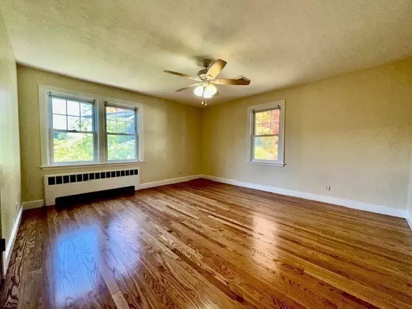 Newton, MA 02460,333 Newtonville Ave #2
