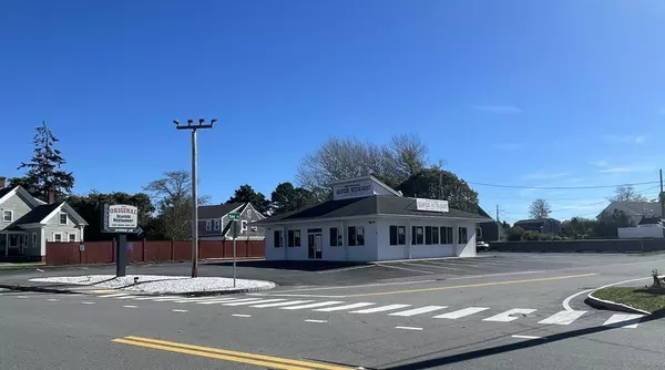 Dennis, MA 02639,527 Main Street-Ma-28