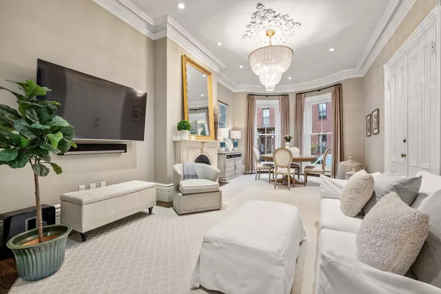 93 Pembroke St #1, Boston, MA 02118