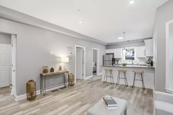 Peabody, MA 01960,10 Elliott Place #1R