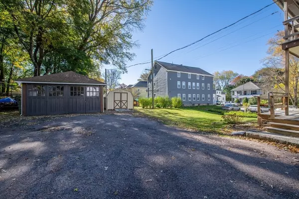 Webster, MA 01570,14 Hill St