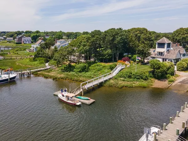 41 Hayward Rd, Barnstable, MA 02632