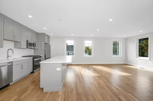 Medford, MA 02155,3 Pleasant St #1