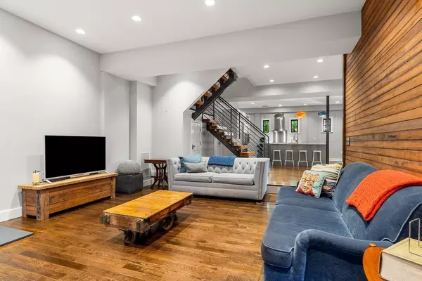 Boston, MA 02127,653-R E 3rd St