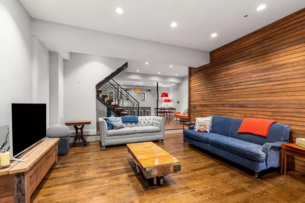 Boston, MA 02127,653-R E 3rd St