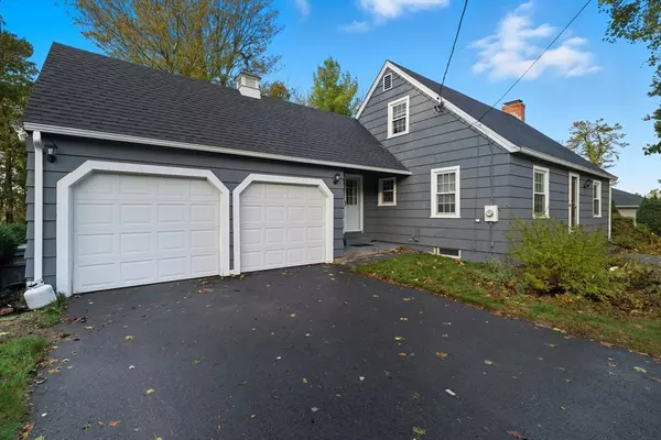 Holden, MA 01520,15 Lowell Ave