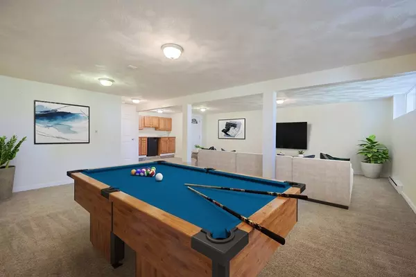 Peabody, MA 01960,19 Arnold Ave