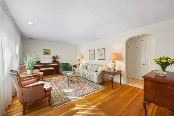 Arlington, MA 02474,20 Lansdowne Road