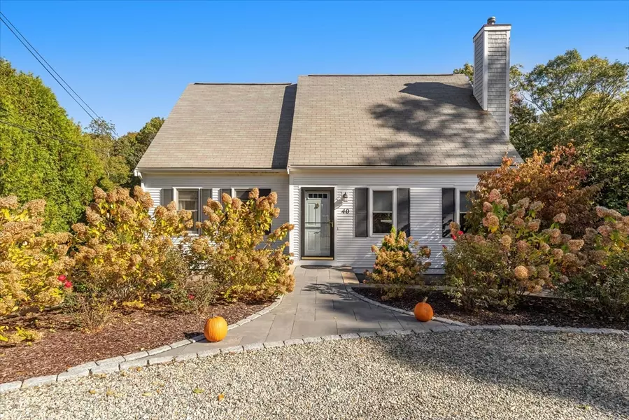40 Waterfield Rd, Barnstable, MA 02655