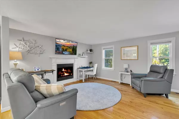 Barnstable, MA 02655,40 Waterfield Rd