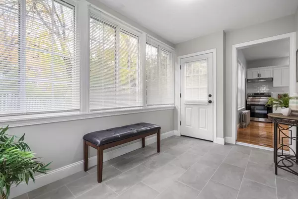 Acton, MA 01720,71 School St #71