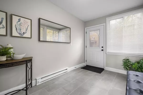 Acton, MA 01720,71 School St #71