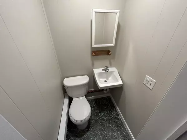 Lowell, MA 01850,694 Lakeview Ave #3