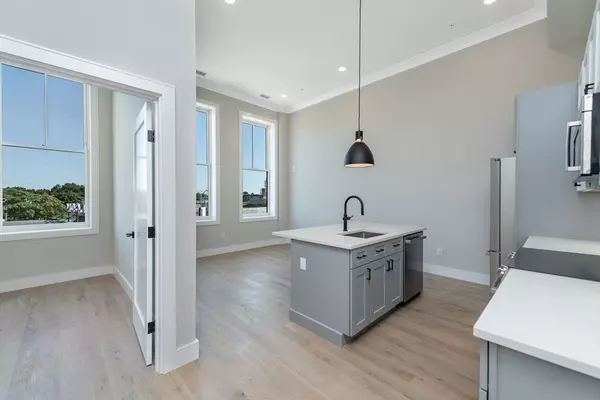 8 Franklin Street #202, Boston, MA 02134