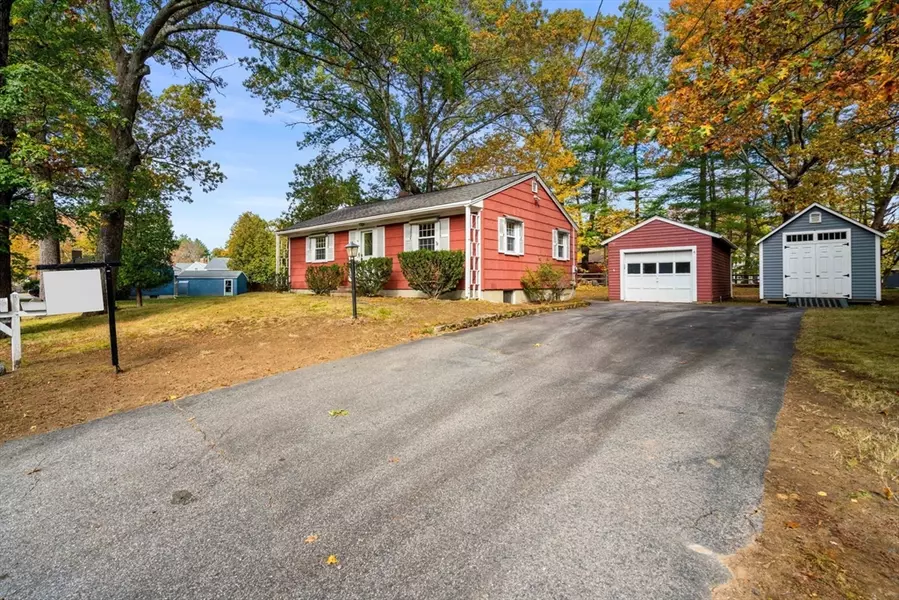 34 Emery St, Merrimac, MA 01860