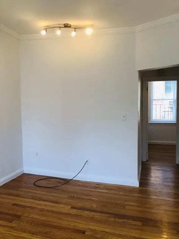 Boston, MA 02114,17 South Russell St #8