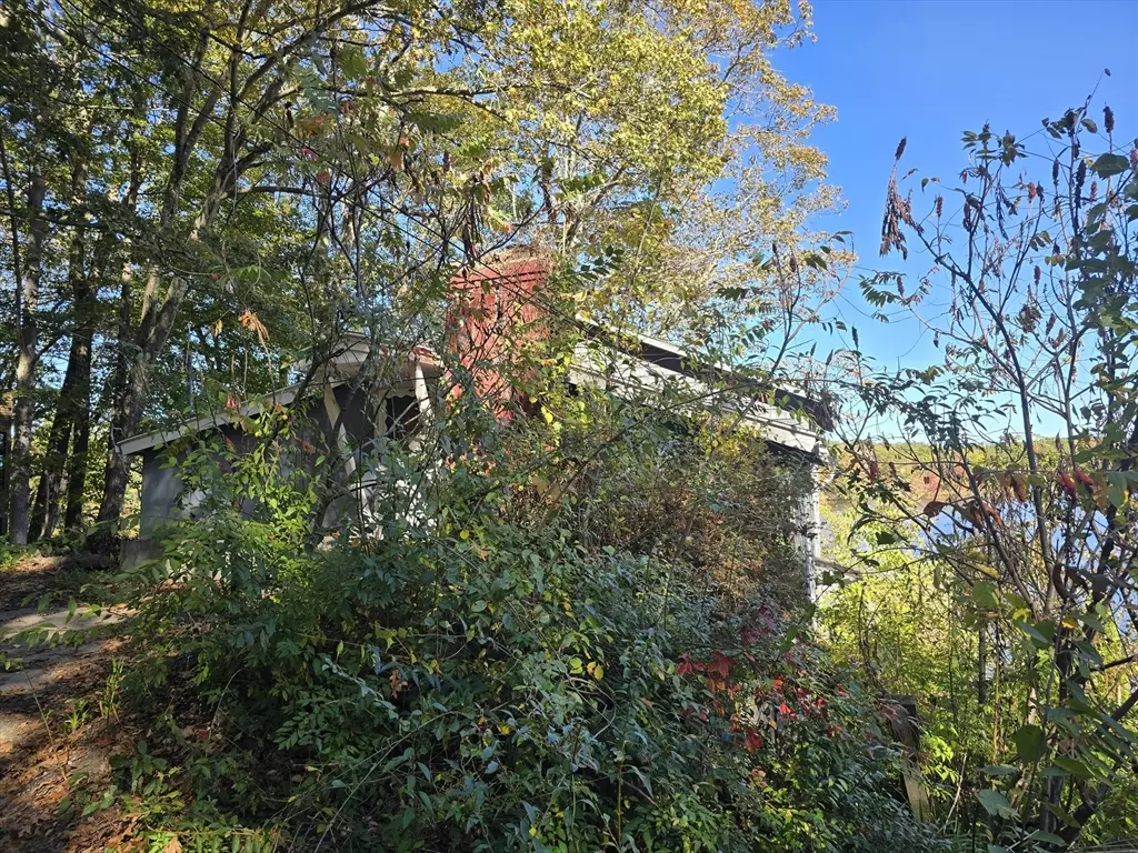 Leicester, MA 01524,56 Lake Sargent Dr