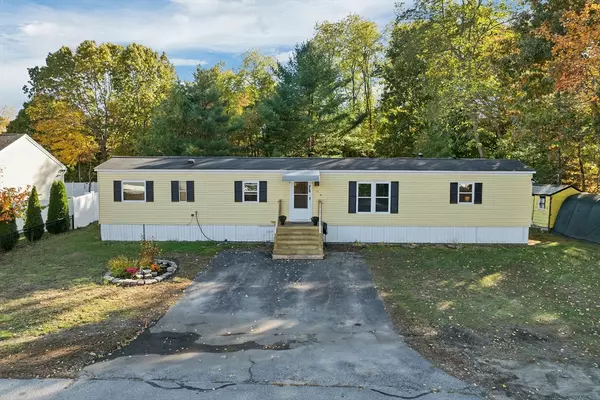 28 Brooks Road Extension #28, Seabrook, NH 03874