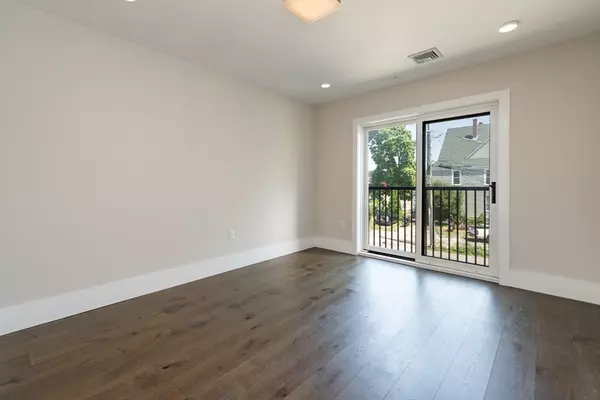 Boston, MA 02135,212-214 Market Street #201