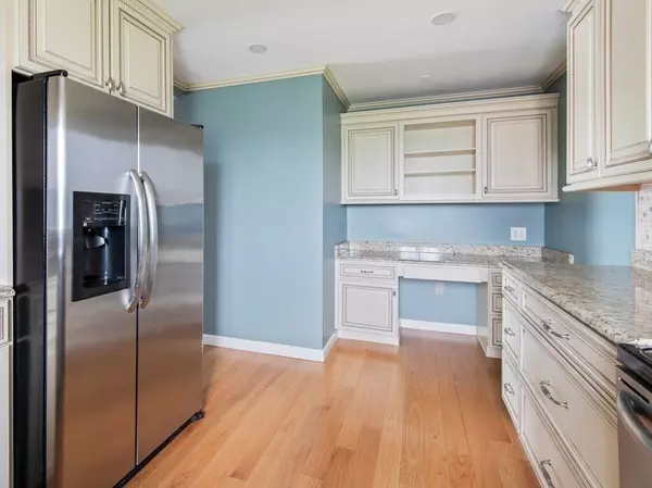 Worcester, MA 01604,65 Lake Ave #831