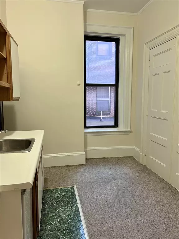 Boston, MA 02115,301 Newbury St #4